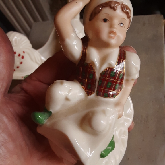 LENOX, SANTA'S HOLIDAY TOY SHOP, Tea Pot - Picture 7 of 9